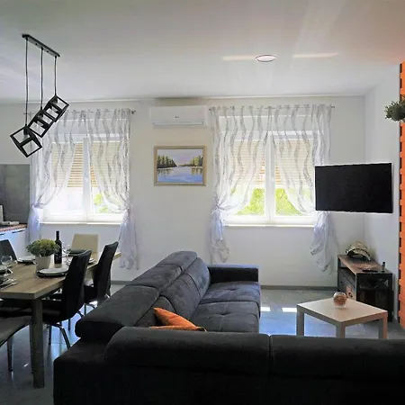 Apartment Downtown &